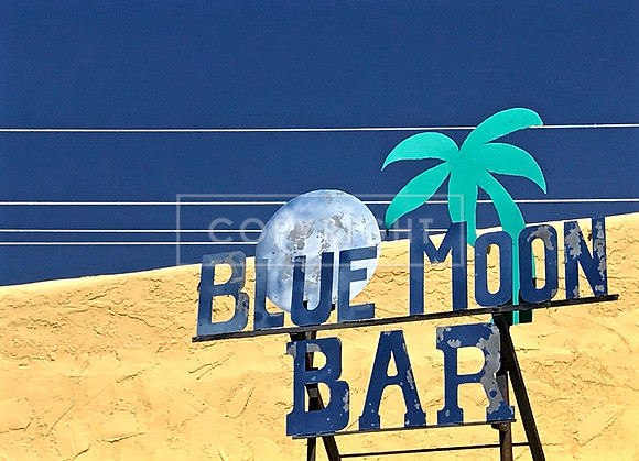 Blue Moon Bar